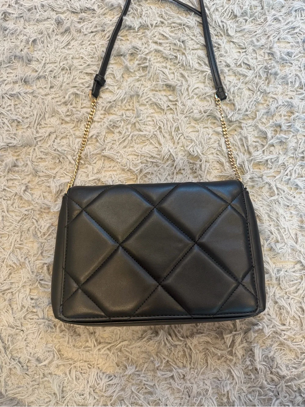 Quilted Black Crossbody Bag with Gold Chain Strap